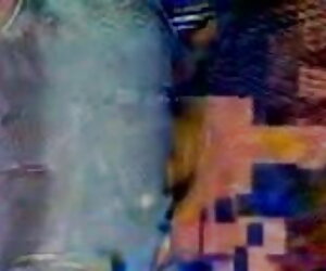 নীল চোখ দিয়ে ইয়াং হট সেক্সি ভিডিও বেঙ্গলি মিলাদি, 1 ব্যক্তি থেকে একটি ছেলে